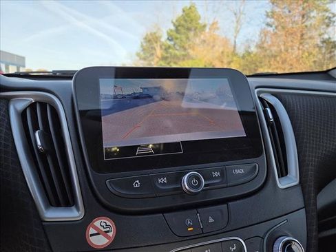 Used 2023 Chevrolet Malibu LT image 10