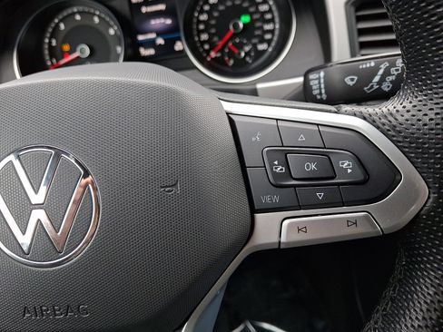 Used 2020 Volkswagen Atlas Cross Sport SE w/ Panoramic Sunroof Package image 22