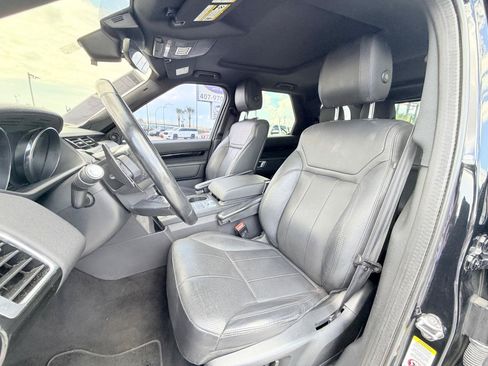 Used 2020 Land Rover Discovery SE AWD/4WD image 17