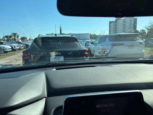 Used 2025 Nissan Rogue SV image 17