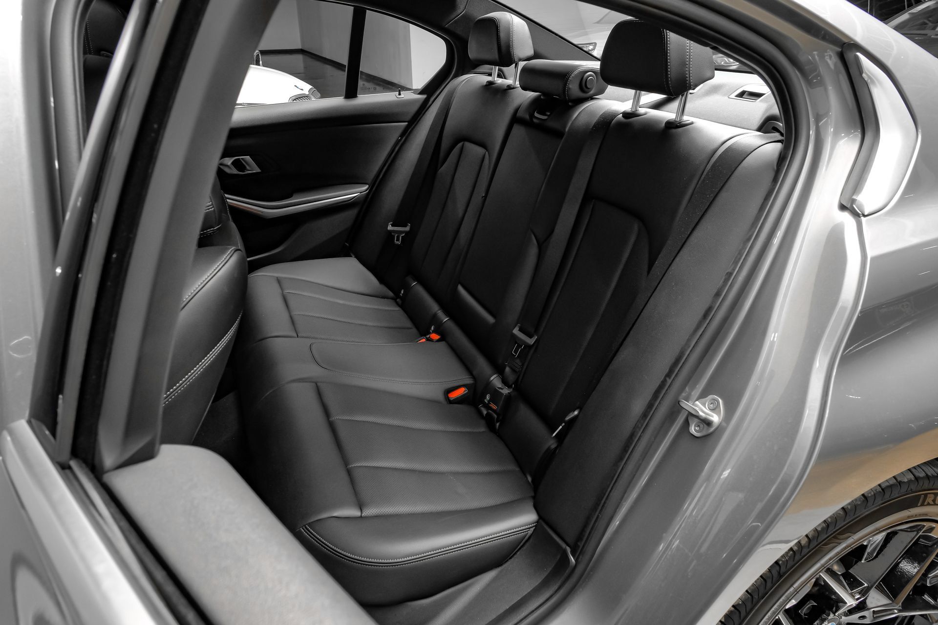 Used 2025 BMW 330i Sedan RWD image 40