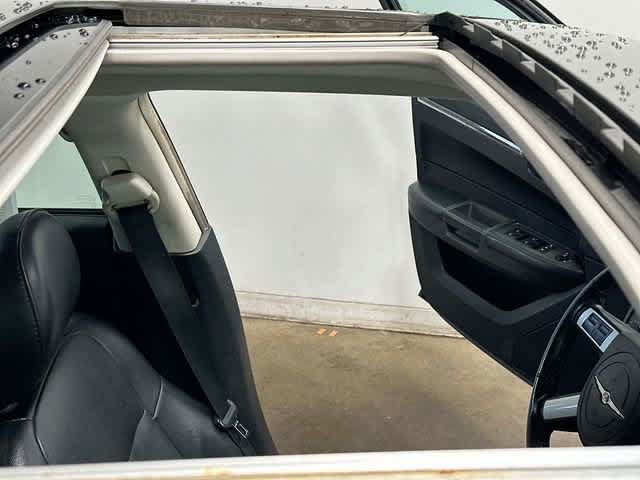 Used 2010 Chrysler 300 Touring AWD/4WD image 6