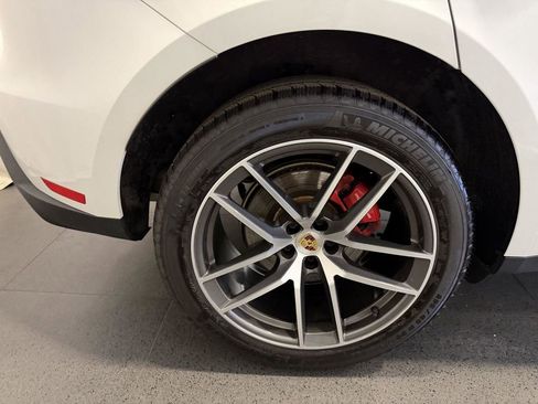 Certified 2023 Porsche Macan S AWD/4WD image 12
