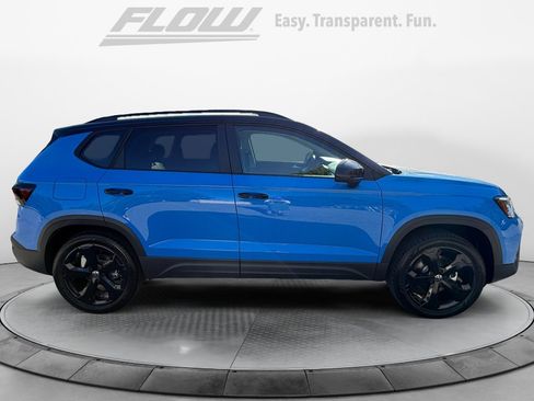 New 2026 Volkswagen Taos SE AWD/4WD image 8