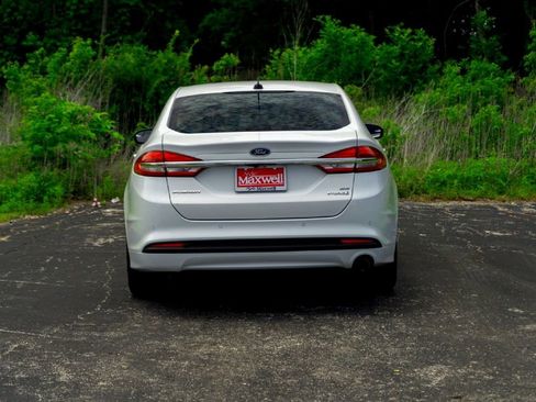 Used 2018 Ford Fusion SE FWD image 7