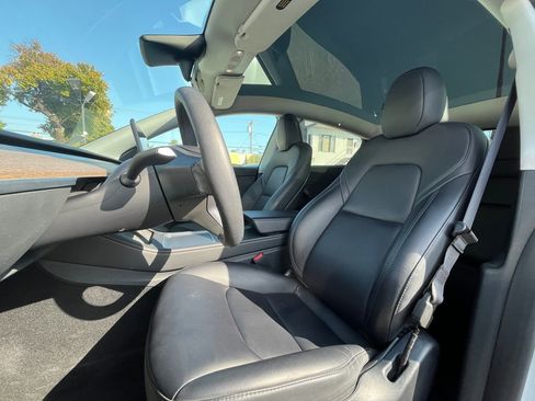 Used 2023 Tesla Model Y Long Range AWD/4WD image 15