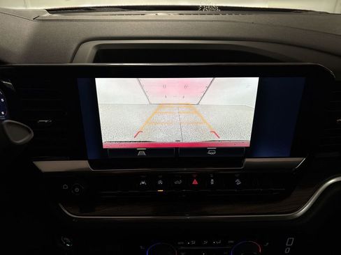 Used 2024 Chevrolet Silverado 1500 LT image 39