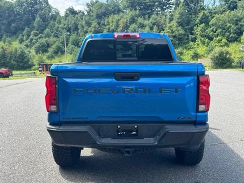 Used 2024 Chevrolet Colorado ZR2 w/ ZR2 Convenience Package III AWD/4WD image 5