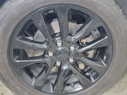 Used 2018 Jeep Grand Cherokee Altitude AWD/4WD image 10
