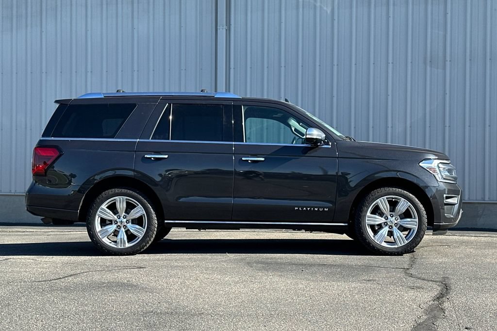 Used 2023 Ford Expedition Platinum AWD/4WD image 3