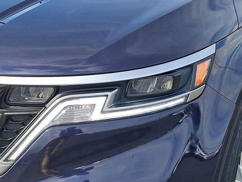 Certified 2024 Kia Carnival LX image 9