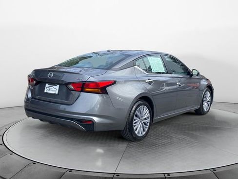 Used 2024 Nissan Altima 2.5 SV FWD image 5