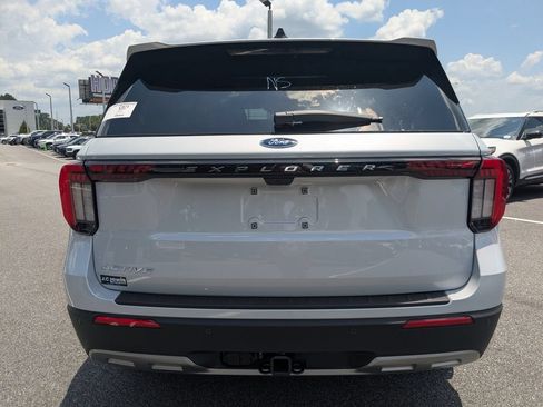 New 2026 Ford Explorer Active w/ Active Comfort Package RWD image 5