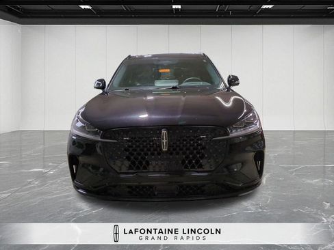 Used 2025 Lincoln Aviator Reserve w/ Equipment Group 201A AWD/4WD image 8