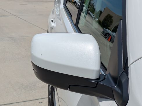 Used 2023 Honda Pilot Touring image 8