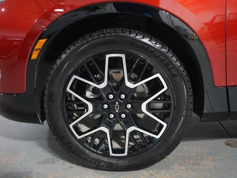 Certified 2025 Chevrolet Blazer RS w/ Driver Confidence II Package image 8