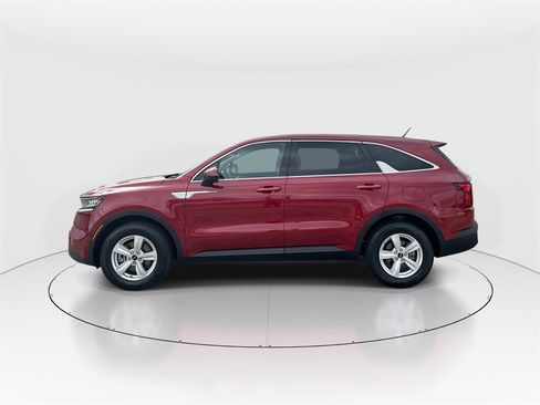Used 2023 Kia Sorento LX image 5