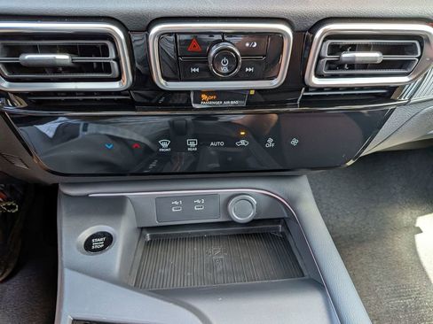 New 2026 Nissan Sentra SR w/ Floor Mat Package FWD image 34
