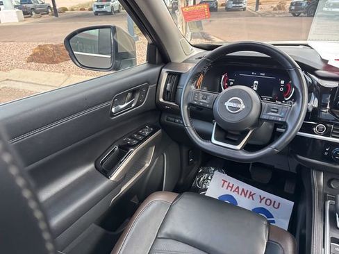 Used 2024 Nissan Pathfinder Platinum w/ Cargo Package image 27