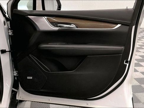 Used 2022 Cadillac XT5 Premium Luxury w/ Platinum Package AWD/4WD image 22