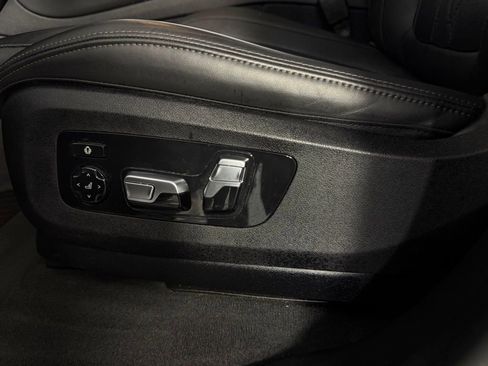 Used 2025 BMW X5 xDrive50e image 23