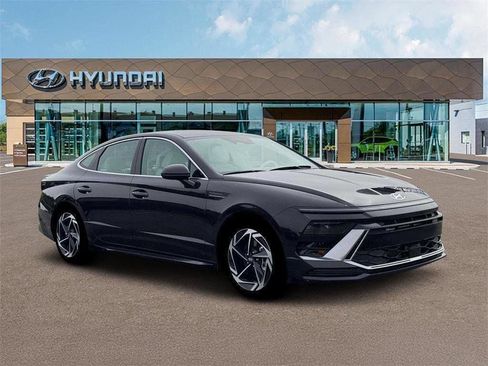 Certified 2026 Hyundai Sonata SEL AWD/4WD image 10