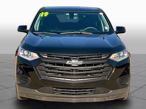 Used 2019 Chevrolet Traverse LS w/ LPO, Blackout Package FWD image 4