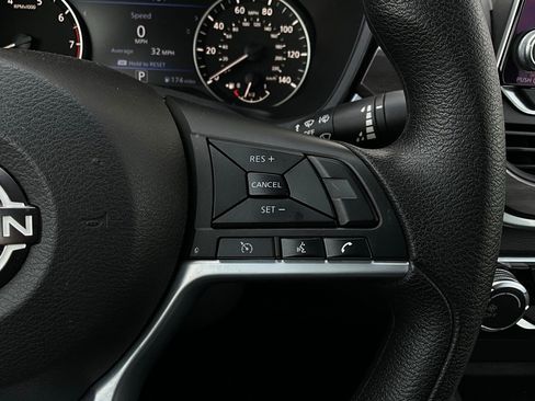 Used 2025 Nissan Altima 2.5 SV image 33