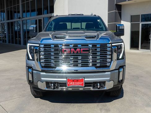 New 2026 GMC Sierra 3500 Denali w/ Denali Reserve Package AWD/4WD image 2