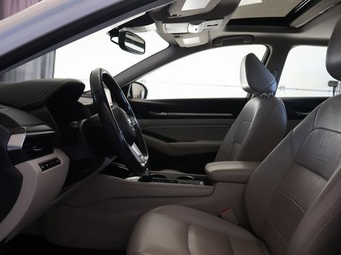 Used 2022 Nissan Altima 2.5 Platinum image 17