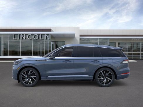 New 2025 Lincoln Aviator Black Label image 3