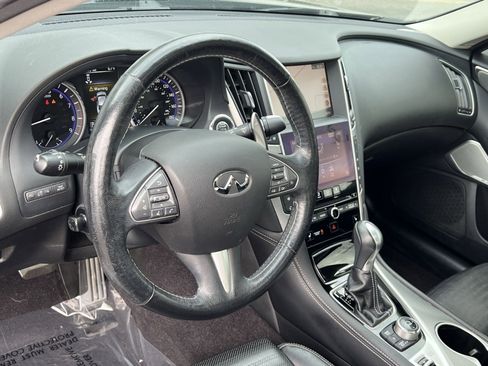 Used 2017 INFINITI Q50 Red Sport 400 AWD/4WD image 17