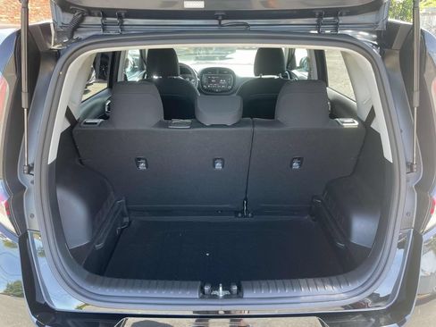 Used 2023 Kia Soul LX FWD image 16
