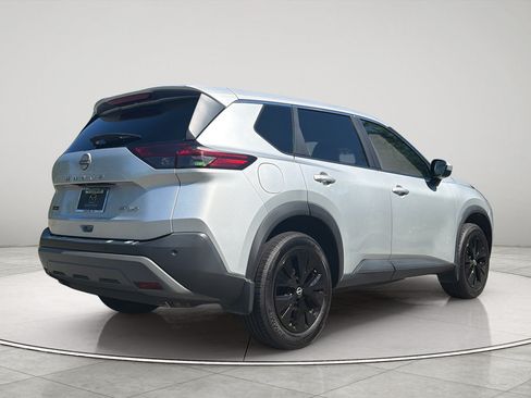 Used 2023 Nissan Rogue SV AWD/4WD image 7