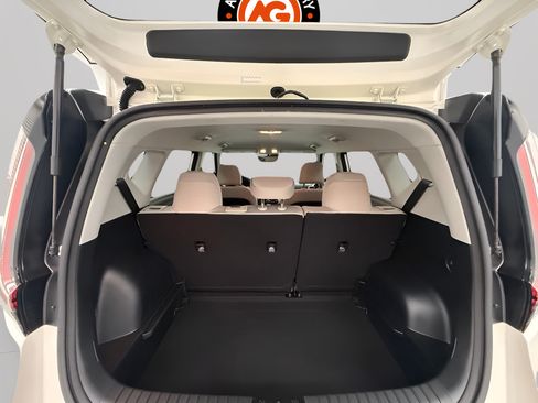 Used 2024 Kia Soul LX FWD image 27