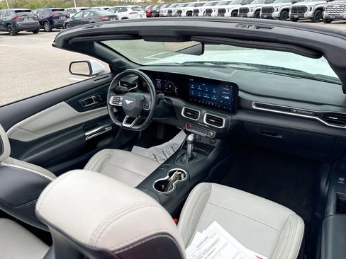 Used 2024 Ford Mustang Premium image 23