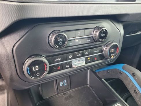 Certified 2024 Ford Bronco Black Diamond image 22