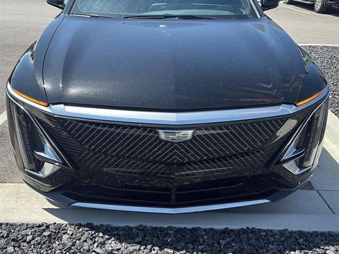 Used 2024 Cadillac Lyriq Luxury RWD image 2
