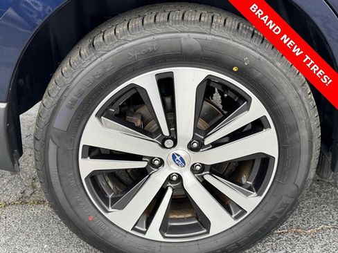 Used 2018 Subaru Outback 2.5i Limited image 6