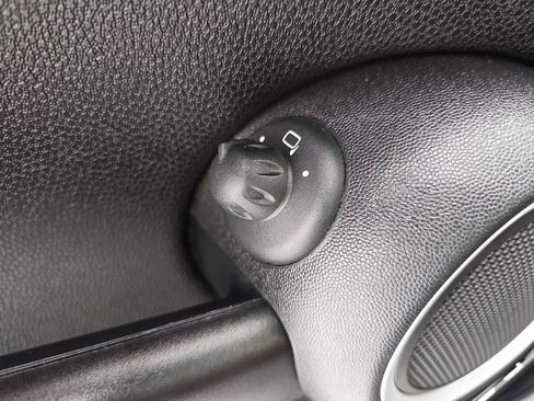 Used 2014 MINI Cooper Roadster FWD image 29