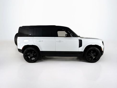 Used 2024 Land Rover Defender 110 X-Dynamic SE AWD/4WD image 6