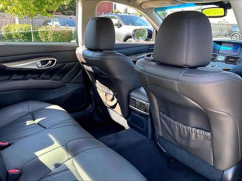 Certified 2018 INFINITI Q70 L 3.7 w/ Sensory Package RWD image 29