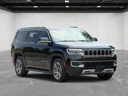 Certified 2024 Jeep Wagoneer Series II w/ Flexible Seating Group AWD/4WD image 4