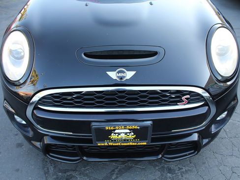 Used 2017 MINI Cooper S image 9