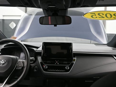 Used 2025 Toyota Corolla SE image 15