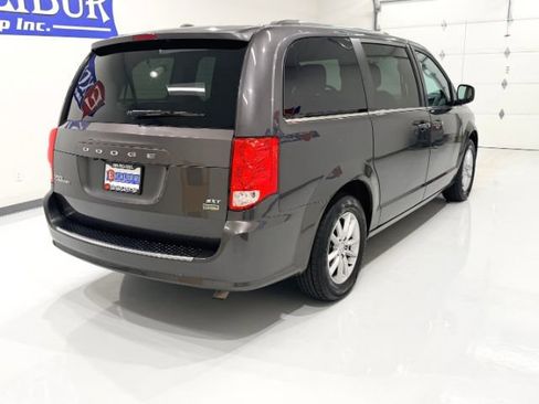 Used 2019 Dodge Grand Caravan SXT image 8
