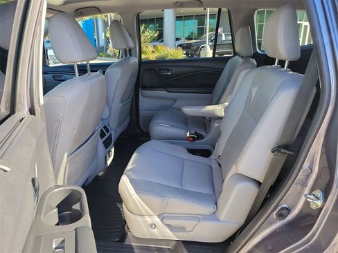 Used 2020 Honda Pilot Touring image 23