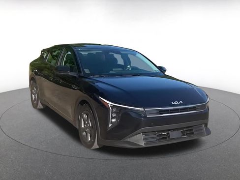 Used 2025 Kia K4 FWD image 3