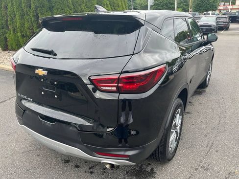 Used 2025 Chevrolet Blazer LT AWD/4WD image 3