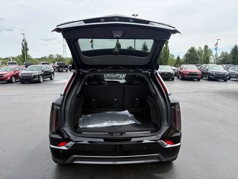 Certified 2026 Cadillac Optiq Sport 2 w/ LPO, Floor Liner Package AWD/4WD image 16